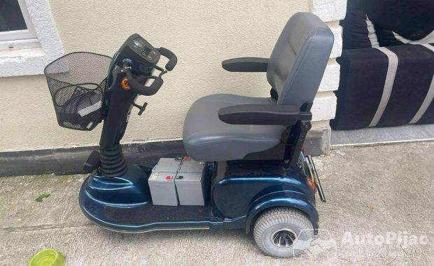 Invalidski skuter elektricni